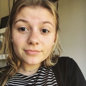 Meet your Posher, Cassie